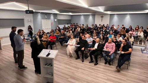 Erechim realiza 1º Encontro de Turismo Religioso para fortalecer destinos de fé e impulsionar o turismo local