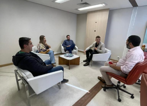T?cnicos da prefeitura buscam informa?es para dar continuidade ?s melhorias nos servi?os p?blicos 