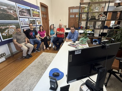 Secretaria de Saúde acompanha serviço de acupuntura para pacientes com fibromialgia