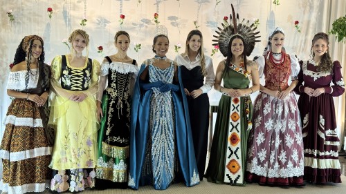Frinape 2026 apresenta oficialmente os trajes da Corte