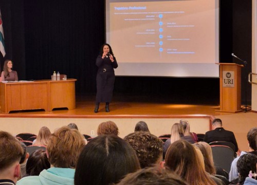 Administração Municipal aproxima teoria e prática em palestra com acadêmicos da URI Erechim