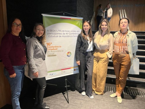 Grupo de Mulheres dos CRAS l e ll participa de ação de saúde e alimentação 