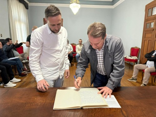 Prefeito Paulo Polis transmite cargo ao vice-prefe