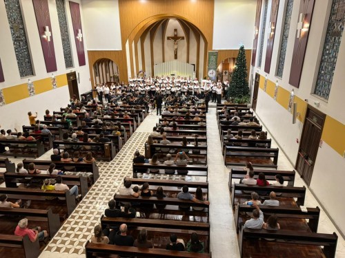 10? edi??o do Natal da Amizade re?ne coros e orquestras em noite de f?, m?sica e solidariedade em Erechim