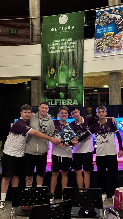 1º Lugar CS2