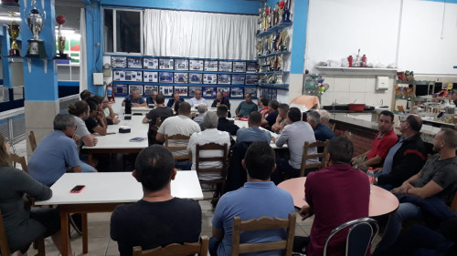 Secretário Mario Rossi participa de reunião com taxistas 