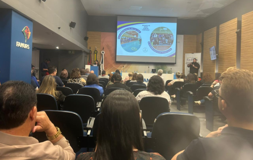 CAPSi de Erechim participa de fórum estadual sobre políticas públicas para pessoas com deficiência e altas habilidades