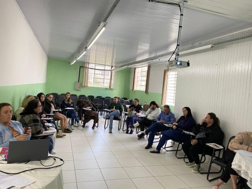 Conselhos Municipais de Educação da região discutem recredenciamento e avanços na educação digital
