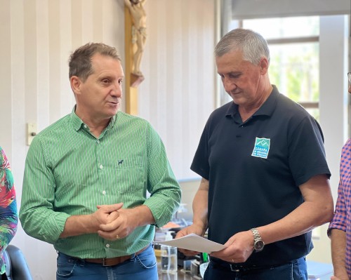 Prefeito Polis entrega LOA para presidente da Câmara de Vereadores 