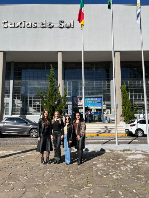 Secretaria de Administração realiza visita técnica à Central de Licitações de Caxias do Sul