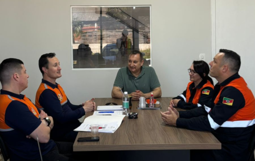 Procon realiza palestra com idosos do Programa 60+ sobre direitos do consumidor e prevenção a golpes