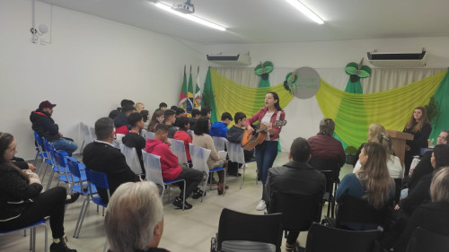Mais de 60 estudantes se formam no CEJA