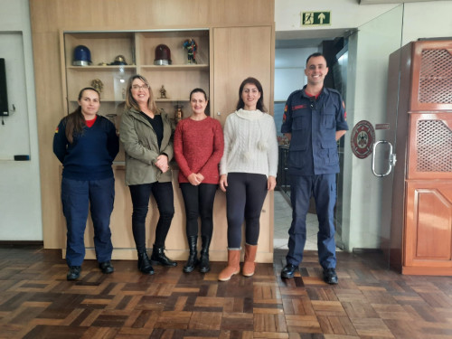 Equipe da Sala do Empreendedor atualiza informa?es junto ao Corpo de Bombeiros