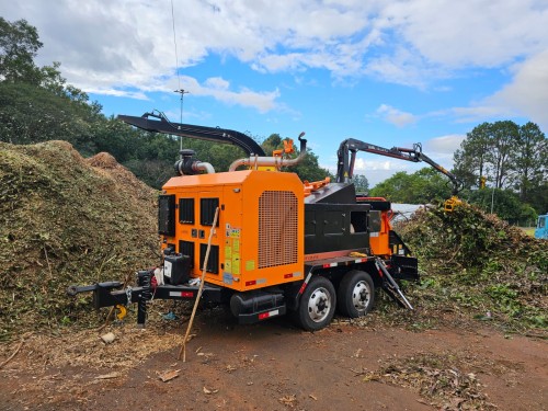 Erechim transforma galhos e folhas em adubo para p