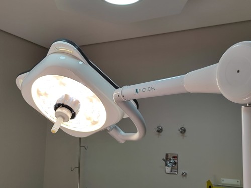 Hospital Santa Terezinha recebe focos cir?rgicos para o novo Centro de Parto Normal