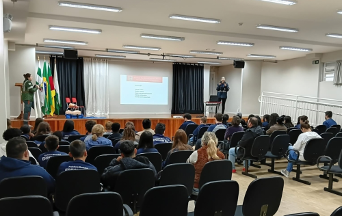 Samuzinho nas Escolas leva conhecimentos sobre primeiros socorros aos estudantes de Erechim
