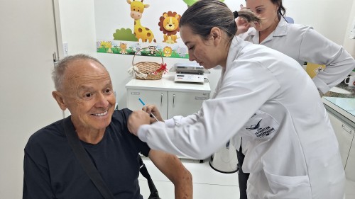 Erechim registra alta procura na vacina??o contra gripe 