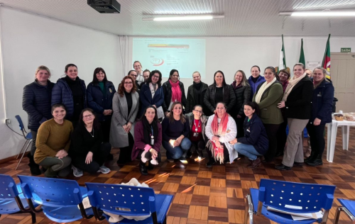 Equipes que atuam nas Salas de Vacinação das UBSs de Erechim passam por treinamento