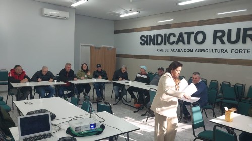 Formação em primeiros socorros - Lei Lucas capacita profissionais do Sistema Municipal de Educação